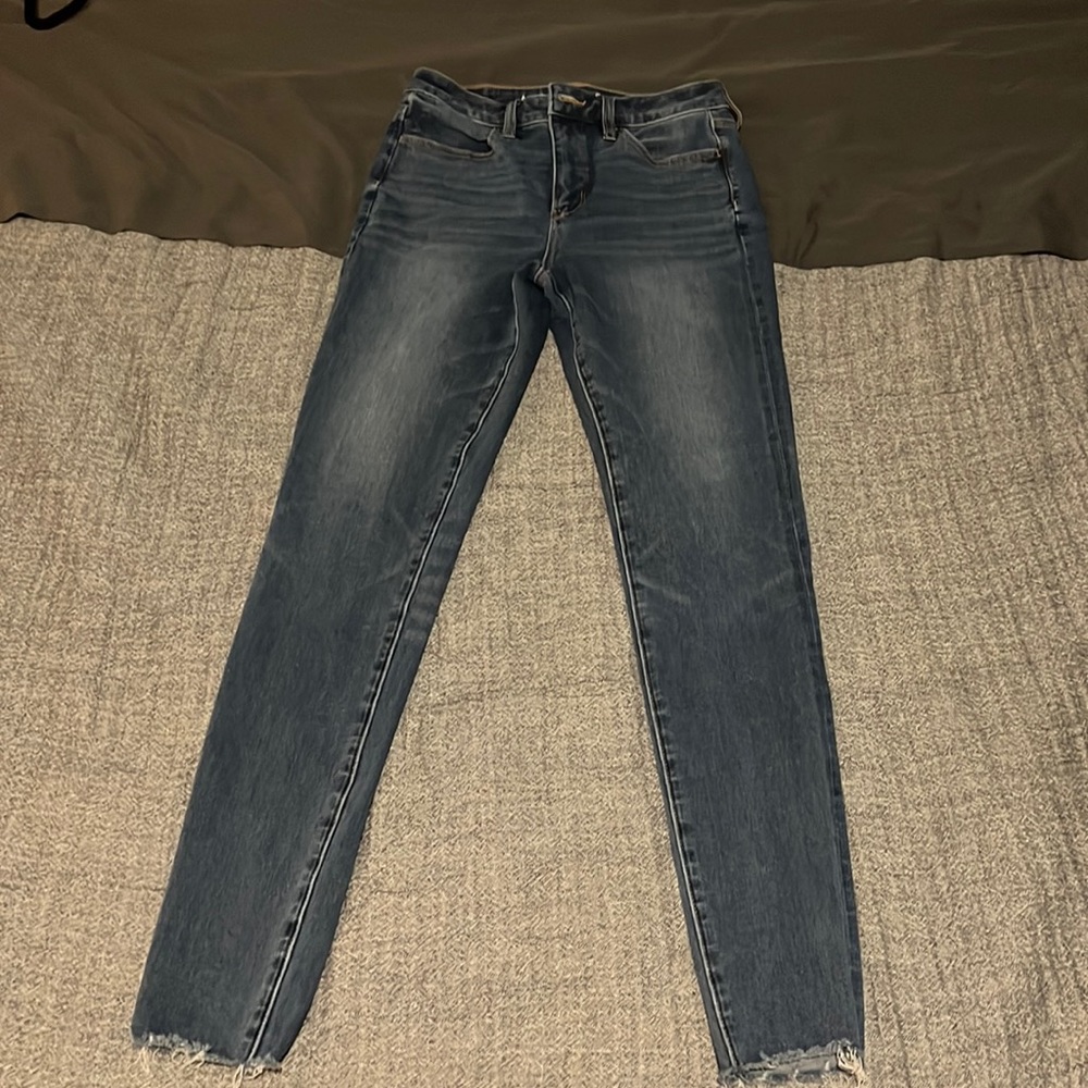 American Eagle the Dream Jean, size 4 long, destructed hem